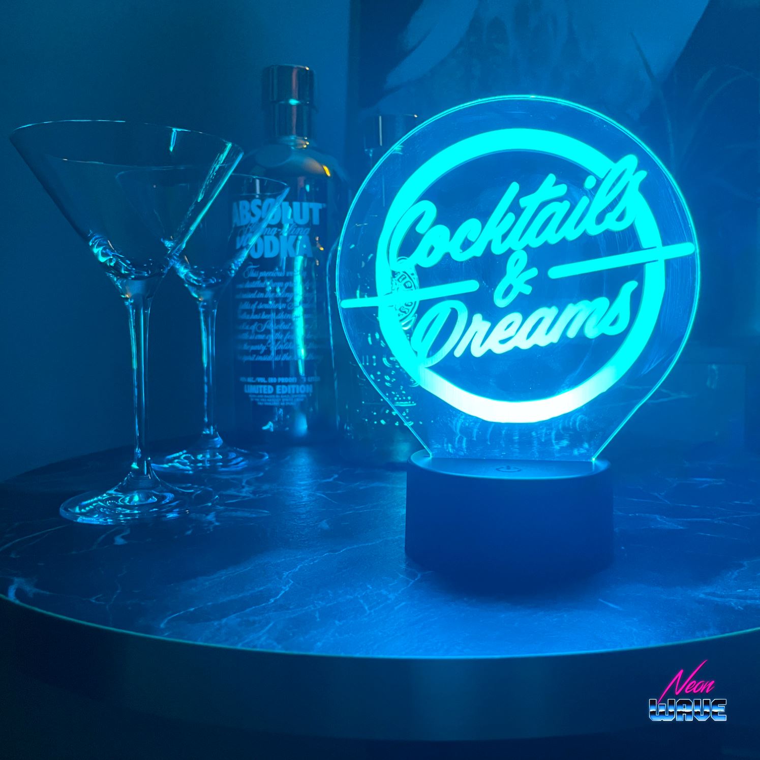"Cocktail & Dreams" Multicolor Leuchtacrylboard Ambiente Lampen Neonwave.ch 